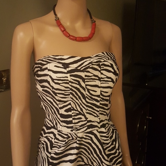 Black and white zebra print strapless dress - Picture 2 of 6